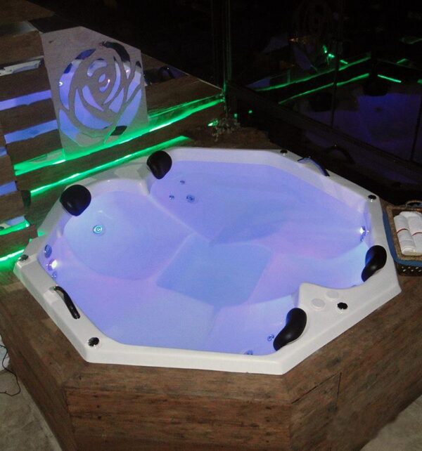 Spa 4 Lugares Com Aquecedor Digital e Kit Cromoterapia - Image 2